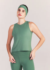 Regata Cropped Crepe Verde Sálvia