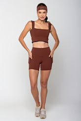 Short Whisper Marrom