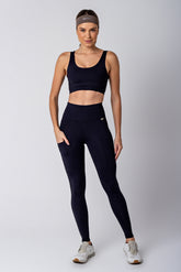 Calça Bolsos Laterais Preta